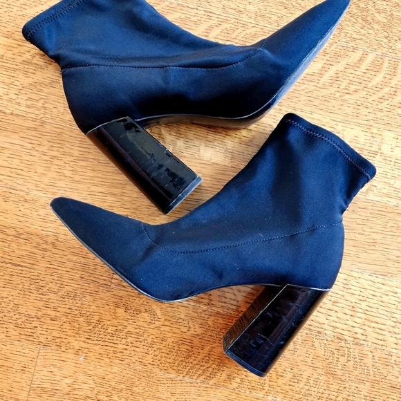 Black Bata Boots, Sz 41/ Size 10 - Block Heel - Picture 2 of 16